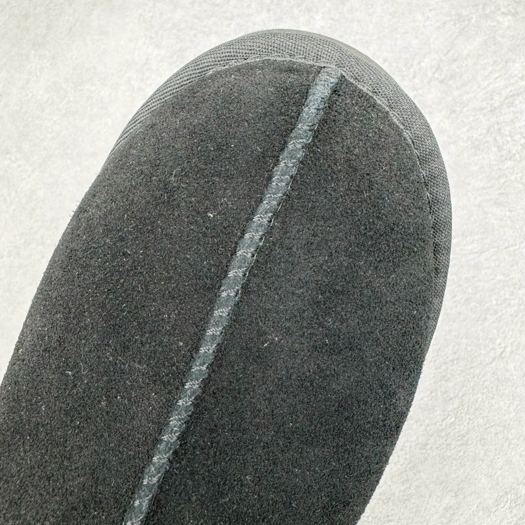Pick up locally💰520 UGG ethnic style 2553 classic autumn and winter sheep fur all-in-one snow boots. All shoes are made from the same factory as ZP. Longfeng A-grade Australian imported sheep fur all-in-one ethnic style. Brand OEM production line. Fully follow the ZP process. OEM original pattern maker. Adhering to the principle of no original shoes and no development selection. Pay attention to every detail. The most authentic version on the market. TREADLITE "Light Wing" technology outsole. Lightweight/durable/flexible/pile size: 35 36 37 38 39 40 41 42 Coding: by2936060